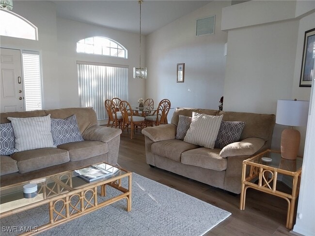 Building Photo - 449 Dundee Ct