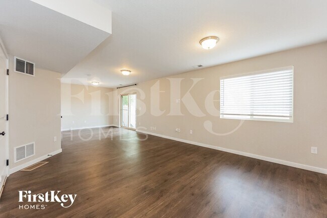 Foto del edificio - 6721 Shadow Star Dr