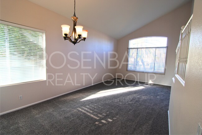 Photo - 5-beds, 3-baths Waterfront home in Gilbert...