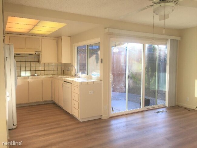 Building Photo - 3 br, 2 bath House - 1646 Corte De Medea
