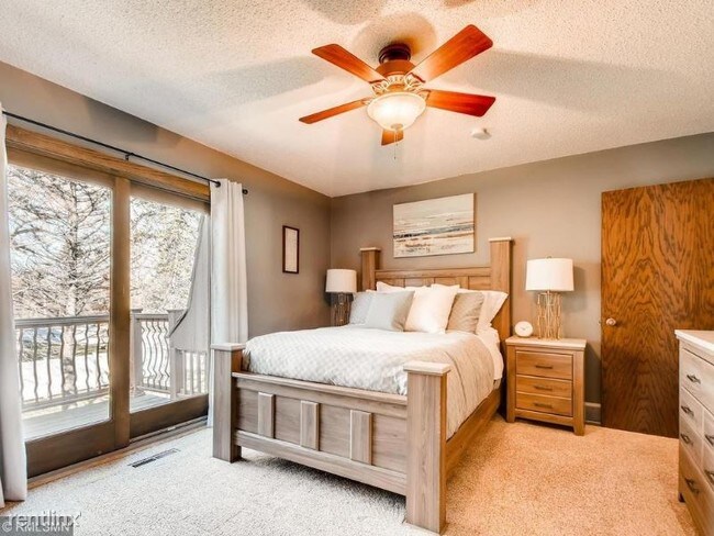 Foto del edificio - 3 br, 3 bath House - 5902 View Ln