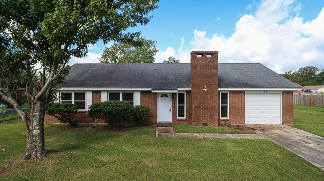 Photo - 7121 Thornbriar St House