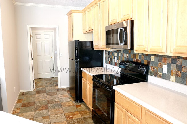 Building Photo - 9221 Boehm Dr