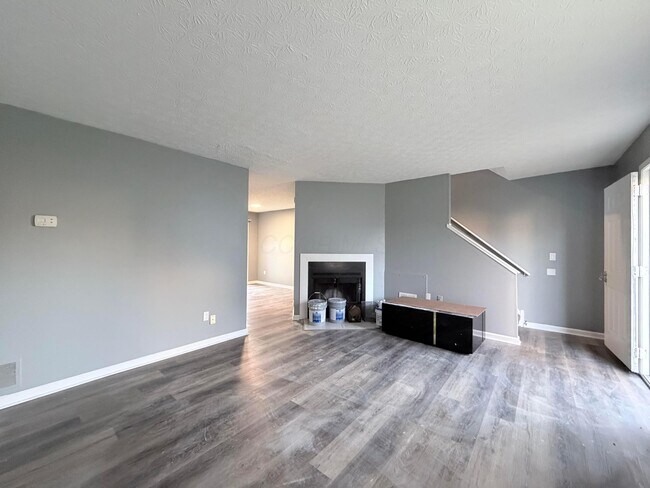 Foto del edificio - 955 Cross Country Dr W