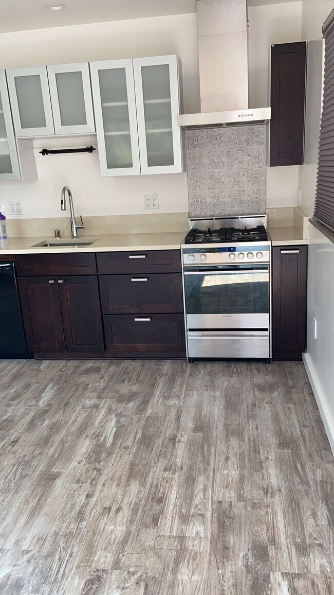 Foto del edificio - 5913 Amend Rd