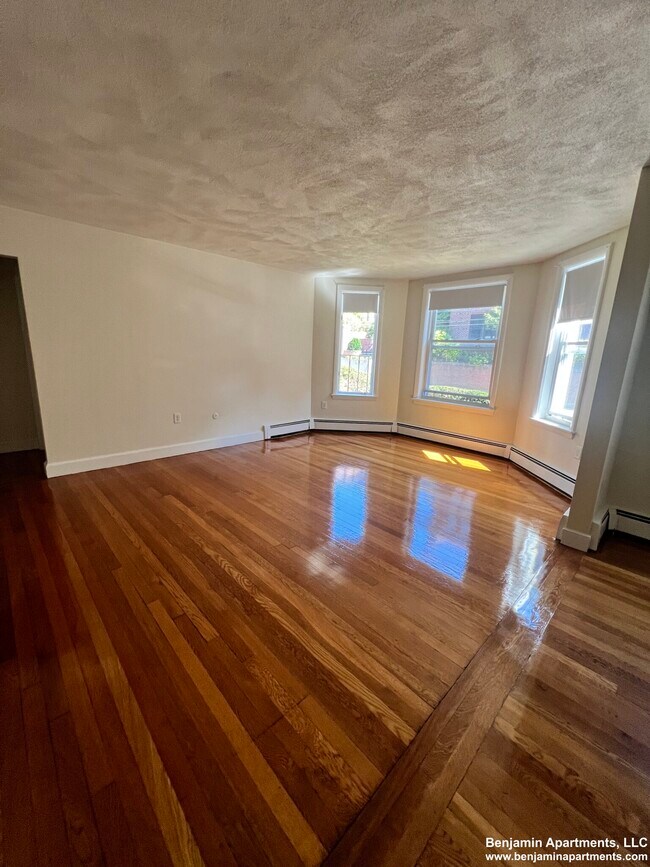 Foto del edificio - 322 Tappan St