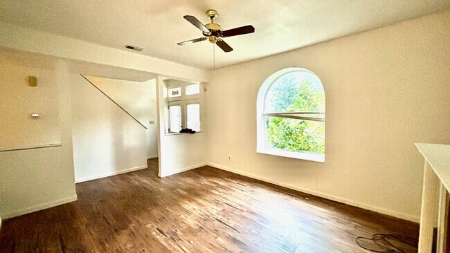 Foto del edificio - 348 N Newstead Ave