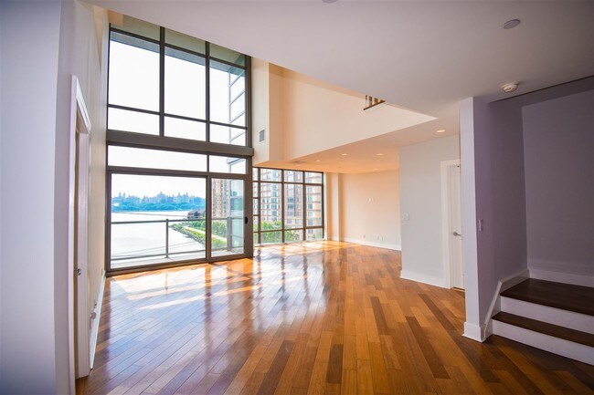 Foto del edificio - 8125 River Rd