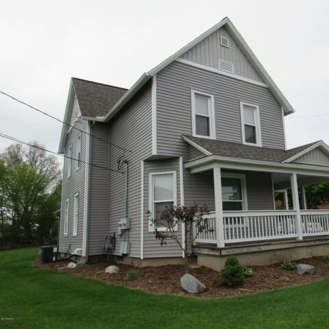 Primary Photo - 714 4 Mile Rd NW