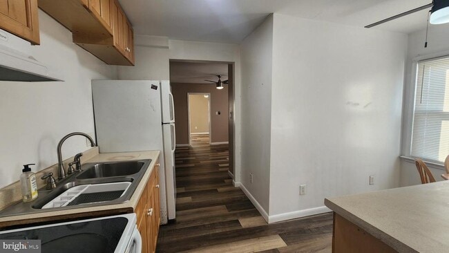 Foto del edificio - 108 E Pacific Ave