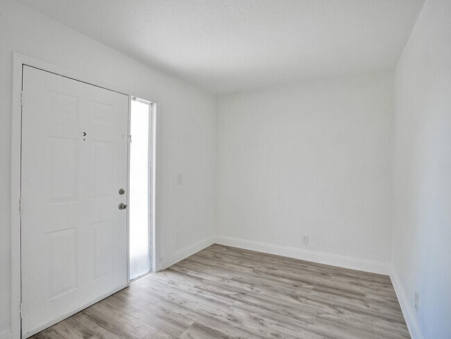 Building Photo - 3760 NW 115th Way