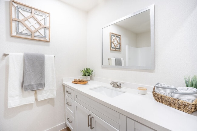 Building Photo - 1408 Casitas at Palm Valley