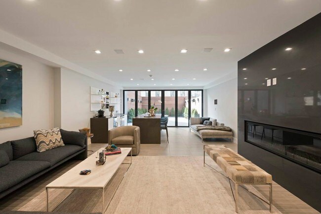 Foto del edificio - 156 E 62nd St