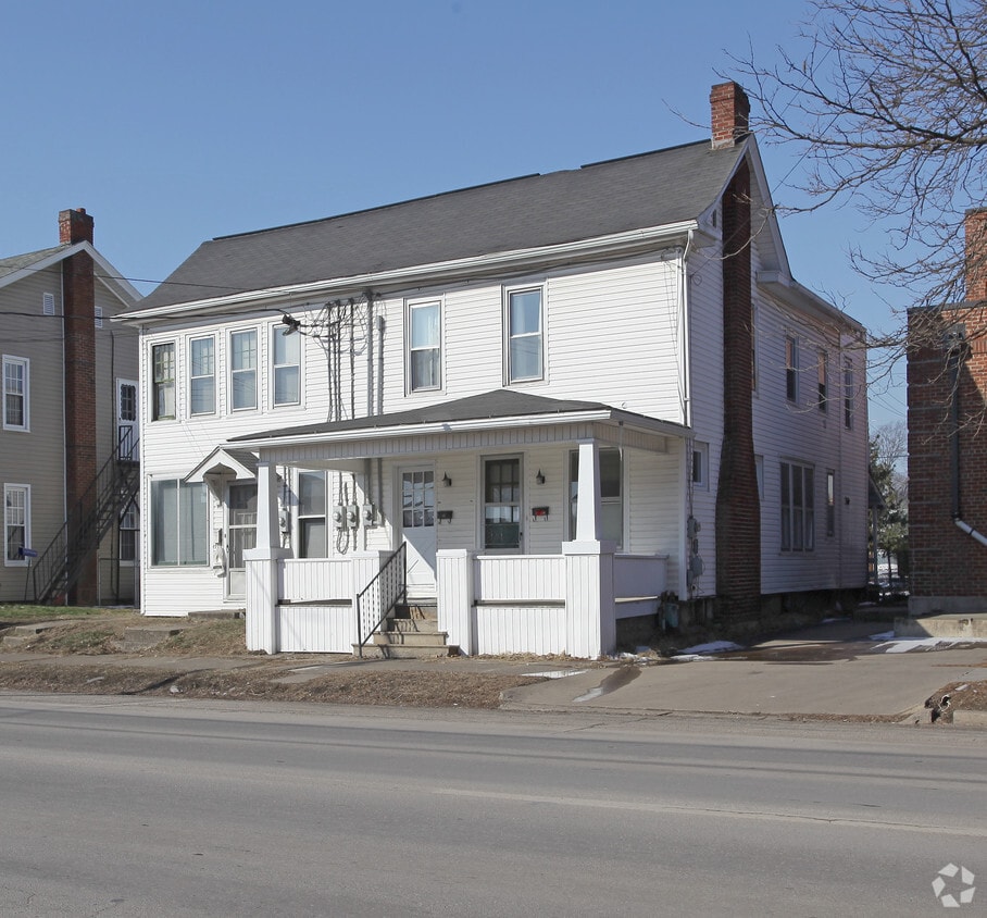 Building Photo - 125-127 E 2nd St