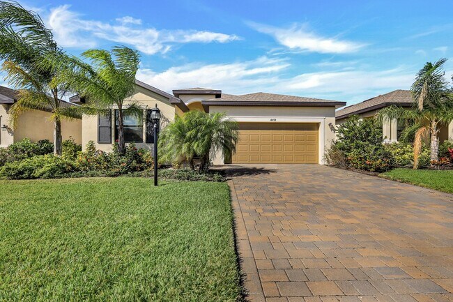 Building Photo - Immaculate Pool Home - Unfurnished Annual ...
