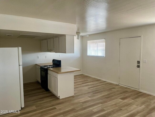 Foto del edificio - 2002 E Sweetwater Ave