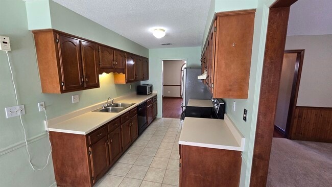 Foto del edificio - 1388 Hardwood Trail