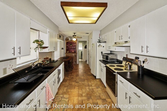 Building Photo - 2 br, 2 bath Apartment - 331 Burke Rd
