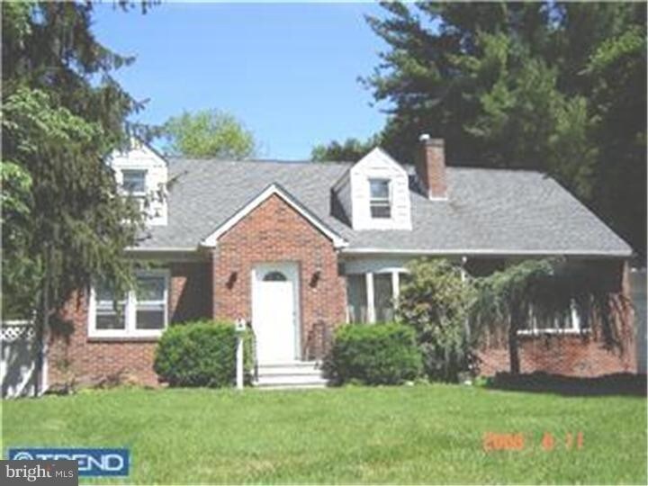 Primary Photo - 36 Fisher Ave