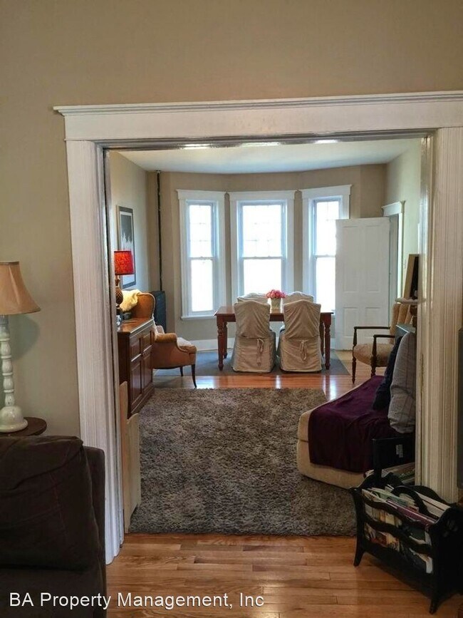 Foto del edificio - 5 br, 2.5 bath House - 125 N Pine Avenue