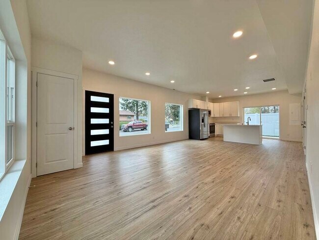 Foto del edificio - 3925 E 32nd Ave