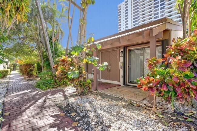 Foto del edificio - 2619 Parkview Dr S