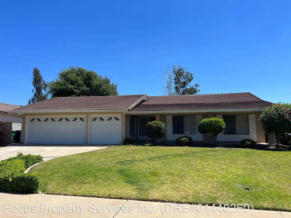 Primary Photo - 3 br, 2 bath House - 1246 SHADY OAK DR.