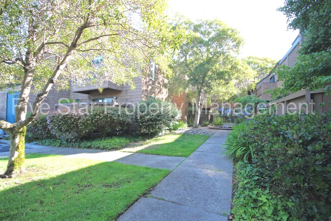 Building Photo - 56 Pelican Ln