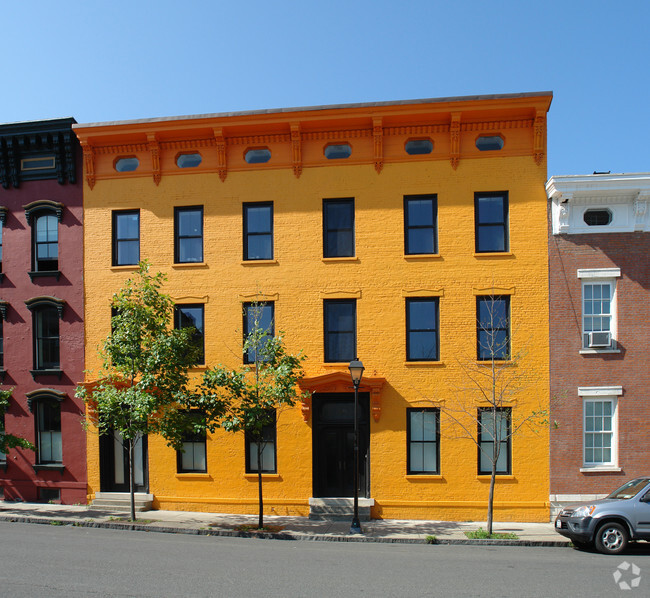 Building Photo - 249-251 Warren St