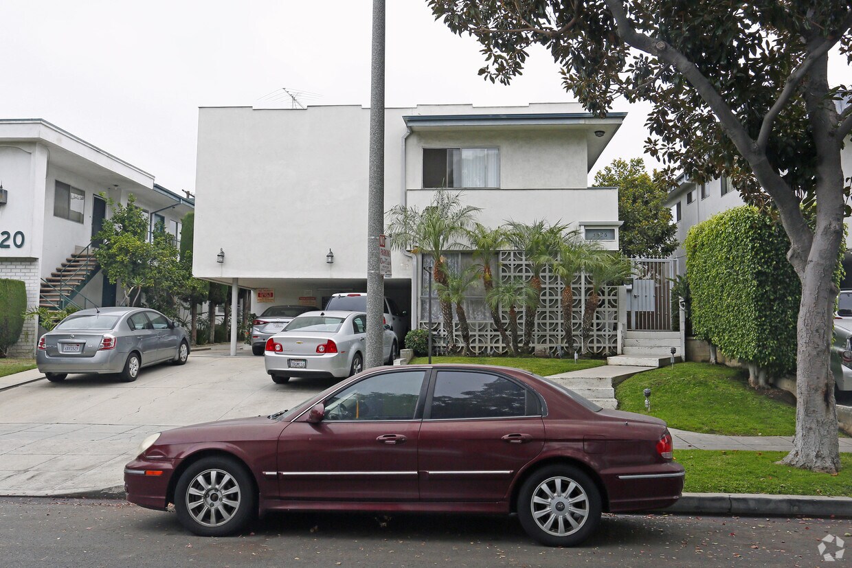 Building Photo - 3326 Keystone Ave