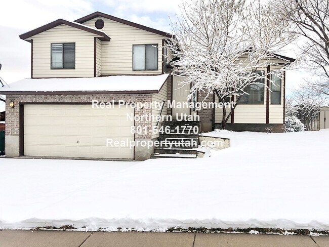 Foto del edificio - Great Layton home available soon