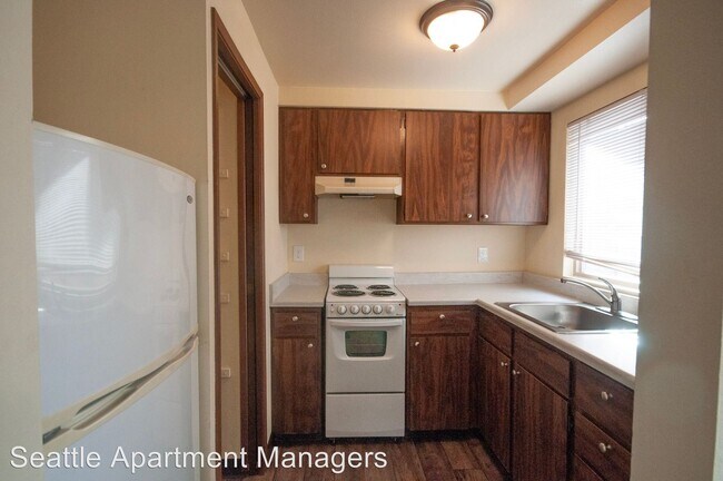 Building Photo - 145 NW Alder Pl