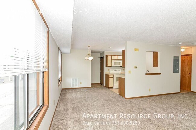 Building Photo - 3520 Lexington Ave S