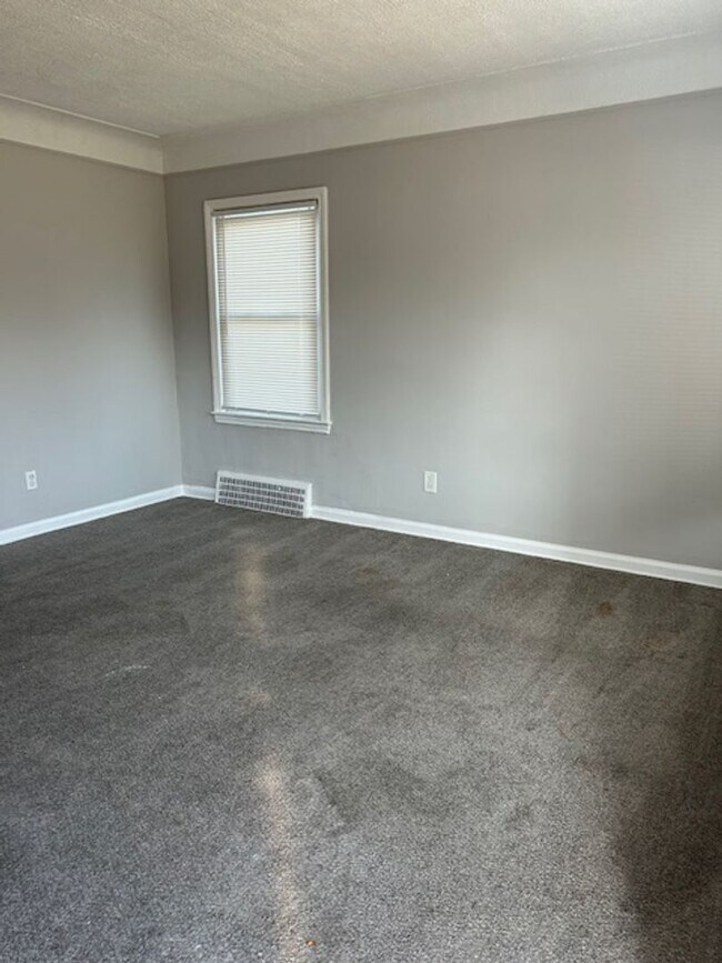 Building Photo - Cozy 3 bedroom bungalow