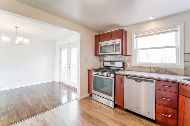 Building Photo - 4625 Bert Dr