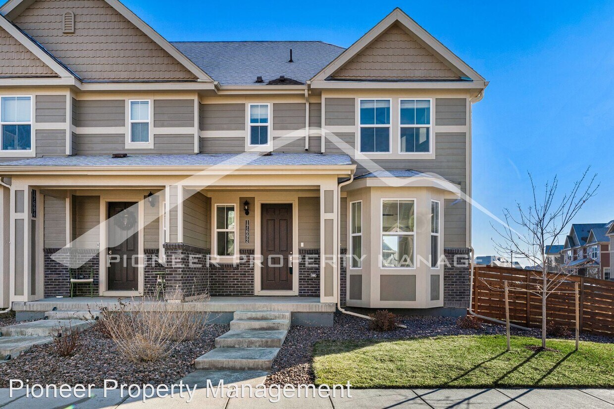 Primary Photo - 2 br, 2.5 bath House - 17692 Olive St.