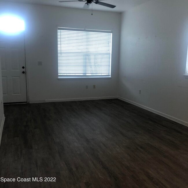 Building Photo - 105 Turpial Way