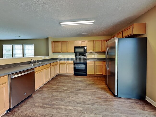 Building Photo - 3173 Hidden Creek Dr