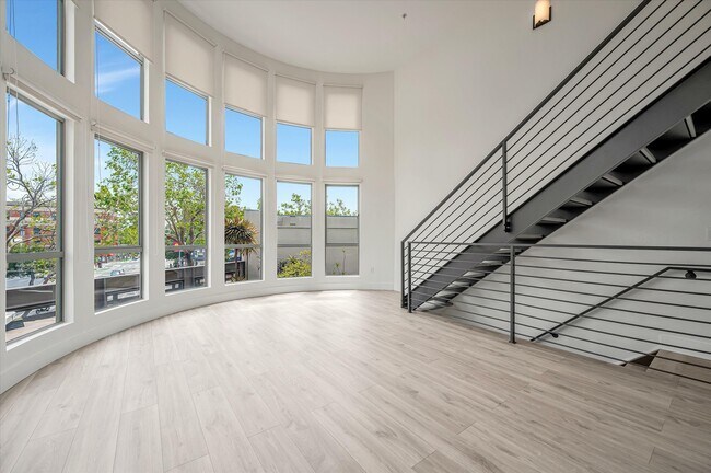 Building Photo - 33 Haight St