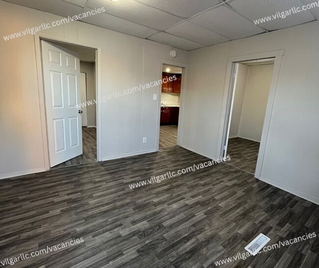 Foto del edificio - 3940 Deodar St