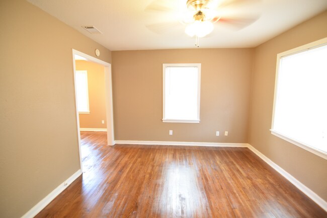 Building Photo - 913 Bowie Ct