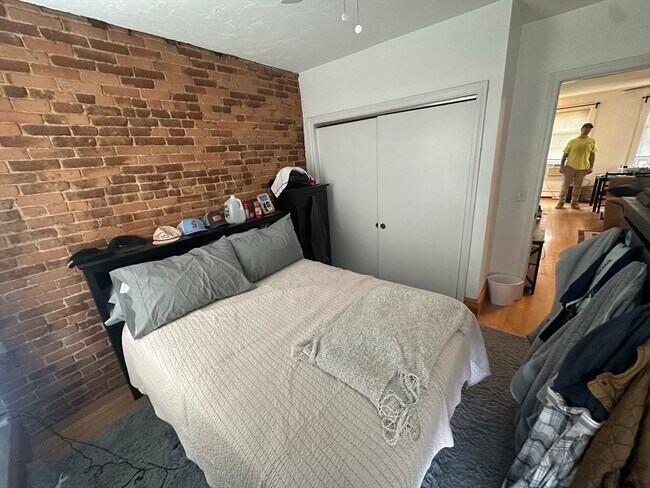 Foto del edificio - 675 E 7th St