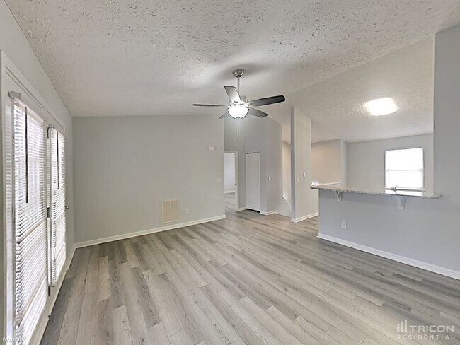 Building Photo - 30 Goshen Ln