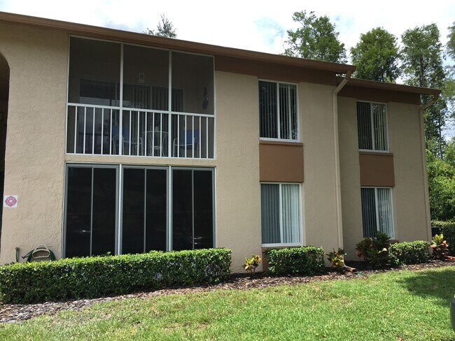 Foto del edificio - 12135 Fox Chase Dr