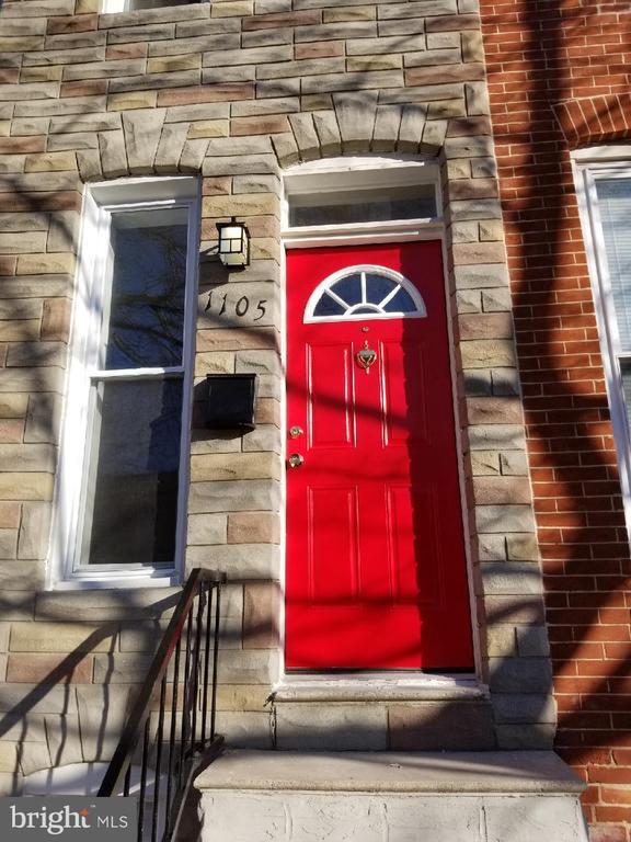 Primary Photo - 1105 W Hamburg St