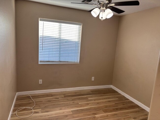 Building Photo - 1939 E Raymond St