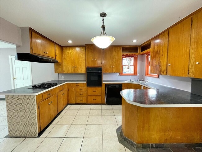 Building Photo - 7230 Sims Dr