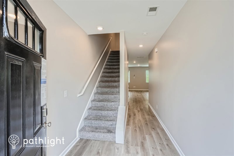 Foto principal - 5672 Union Pointe Dr