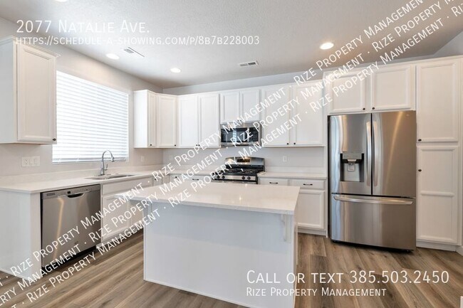 Foto del edificio - Spacious Modern Living.