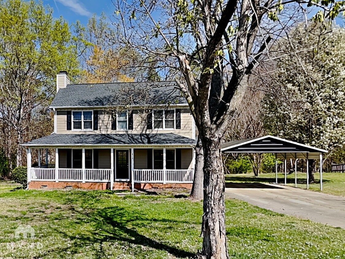 Foto principal - 613 Jordan Ridge Ln